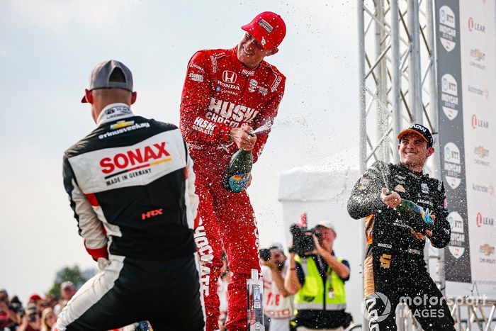 Podio: ganador Marcus Ericsson, Chip Ganassi Racing Honda, segundo lugar Rinus VeeKay, Ed Carpenter Racing Chevrolet, tercer lugar Patricio O'Ward, Arrow McLaren SP Chevrolet