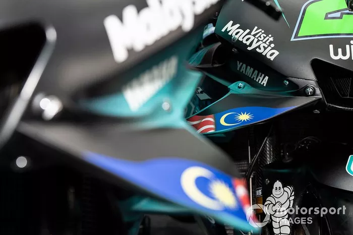 Petronas Yamaha SRT, decoración carrera de casa