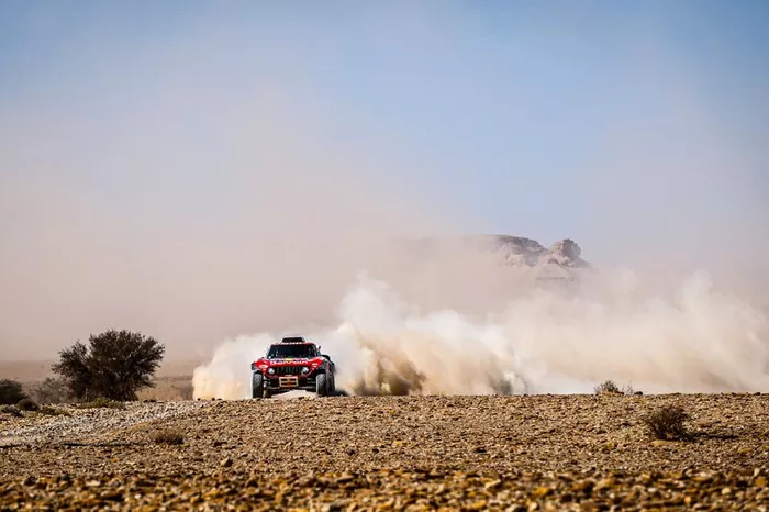#305 JCW X-Raid Team: Carlos Sainz, Lucas Cruz