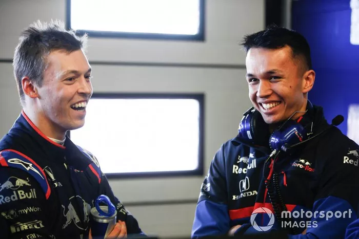Daniil Kvyat, Toro Roso STR14 e Alexander Albon, Scuderia Toro Rosso STR14 