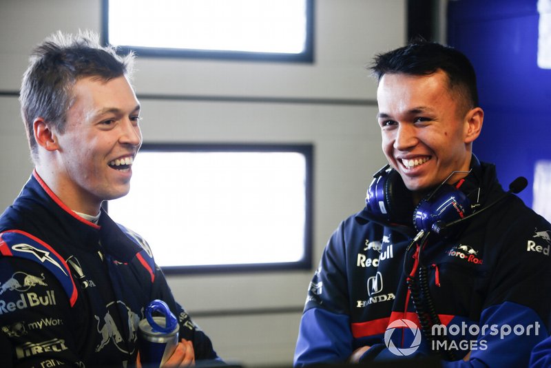 Daniil Kvyat, Toro Roso STR14 and Alexander Albon, Scuderia Toro Rosso STR14 