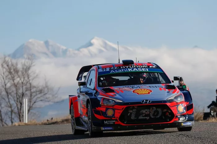 Thierry Neuville, Nicolas Gilsoul, Hyundai Shell Mobis WRT Hyundai i20 Coupe WRC
