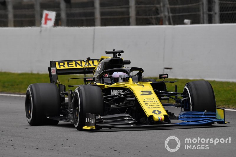 Daniel Ricciardo, Renault F1 Team R.S. 19 con parafina en el alerón delantero