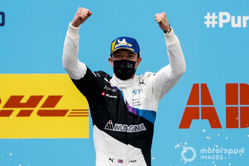 Ganador Jake Dennis, BMW i Andretti Motorsport, BMW iFE.21 celebra