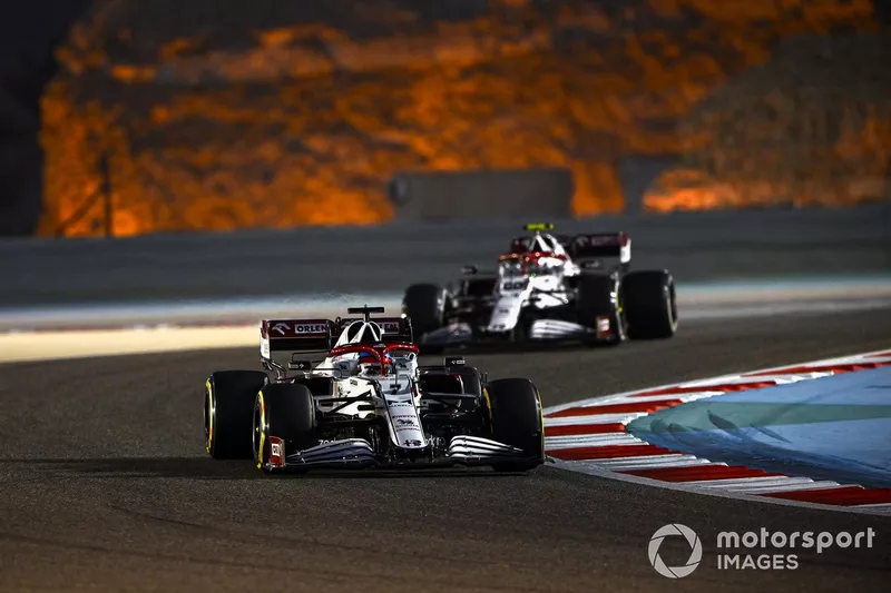 Kimi Raikkonen, Alfa Romeo Racing C41, Antonio Giovinazzi, Alfa Romeo Racing C41