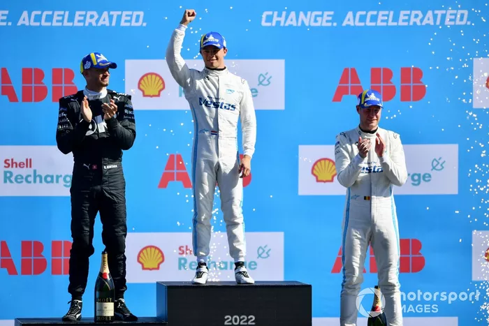 Podio: segundo lugar Edoardo Mortara, Venturi Racing, ganador Nyck de Vries, Mercedes-Benz EQ, tercer lugar Stoffel Vandoorne, Mercedes-Benz EQ