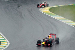 Макс Ферстаппен, Red Bull Racing RB12, Себастьян Феттель, Ferrari SF16-H
