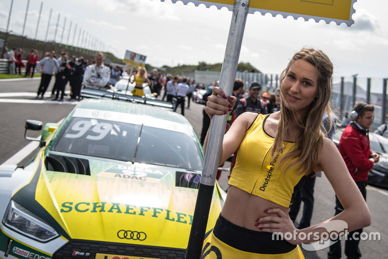 Grid girl, Mike Rockenfeller, Audi Sport Team Phoenix, Audi RS 5 DTM