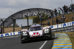 #2 Porsche Team Porsche 919 Hybrid: Timo Bernhard, Earl Bamber, Brendon Hartley