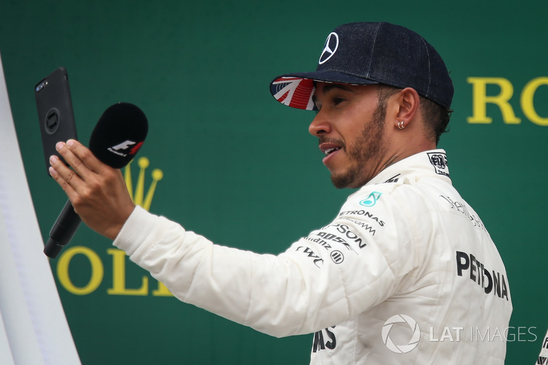 Lewis Hamilton, Mercedes AMG F1 celebra en el podio