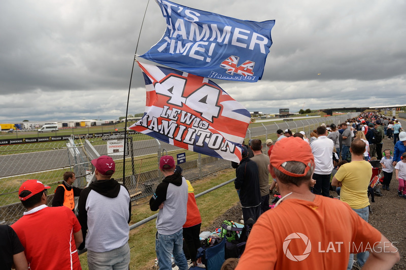 Fans von Lewis Hamilton