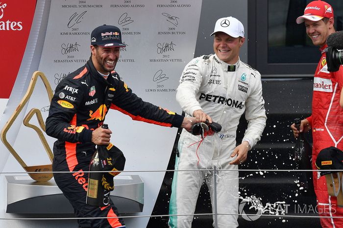 Após a vitória em Baku, Daniel Ricciardo voltou ao pódio na Áustria com o terceiro lugar. O australiano tentou oferecer o 