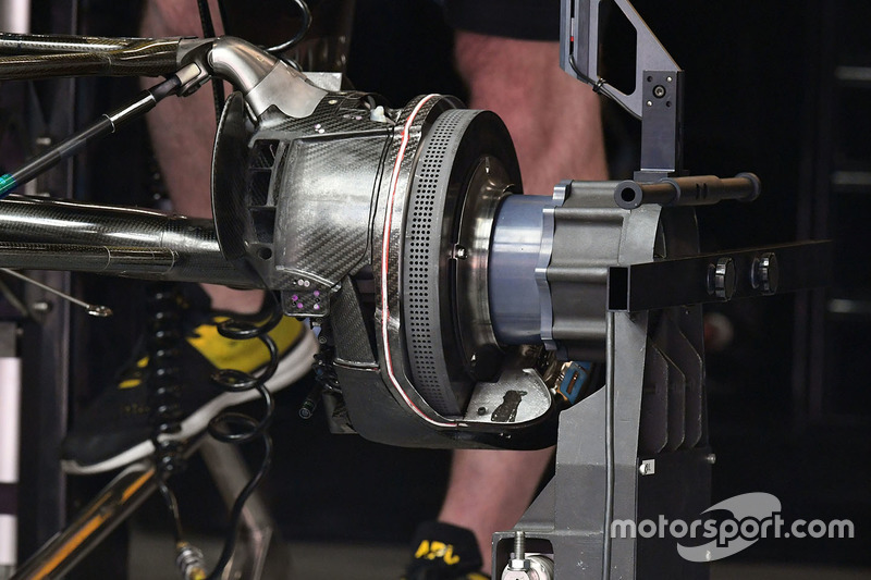 Renault Sport F1 Team RS17 rear wheel detail