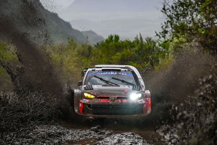 Такамото Кацута, Аарон Джонстон, Toyota Gazoo Racing WRT Toyota GR Yaris Rally1
