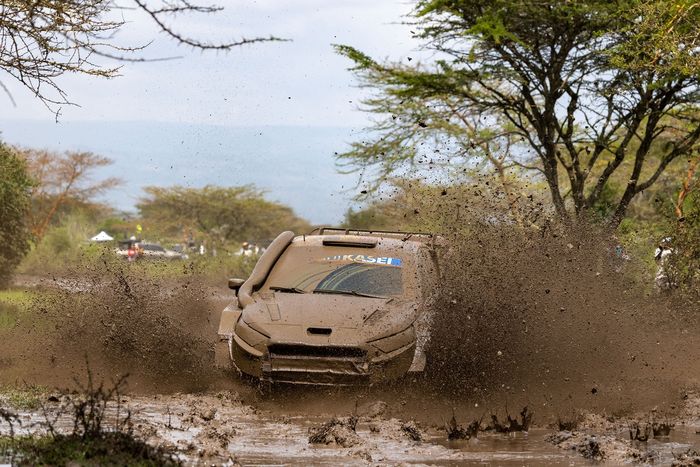 Тьерри Невиль, Мартейн Видаге, Hyundai World Rally Team Hyundai i20 N Rally1