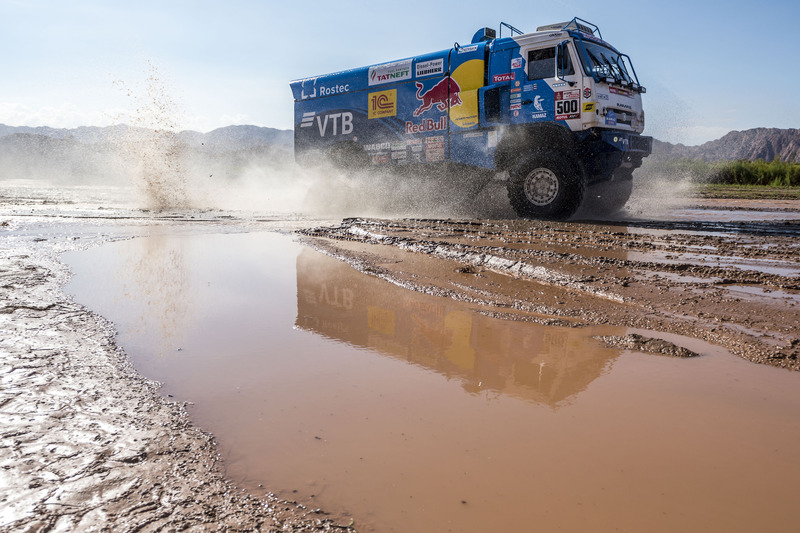 #500 Team Kamaz Master: Eduard Nikolaev, Evgeny Yakovlev, Vladimir Rybakov