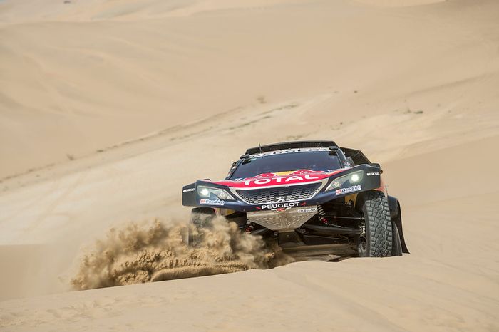 #303 Peugeot Sport Peugeot 3008 DKR: Carlos Sainz, Lucas Cruz