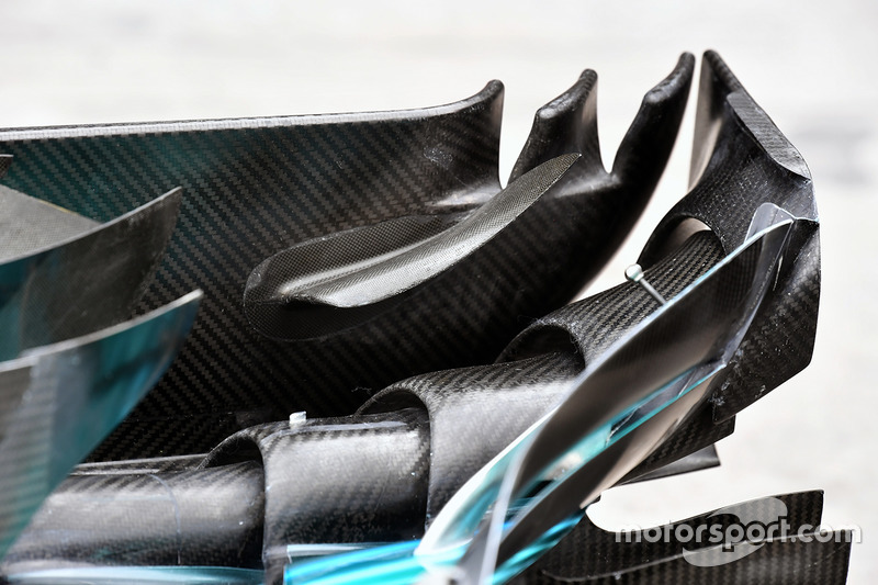 Mercedes F1 W08: Frontflügel