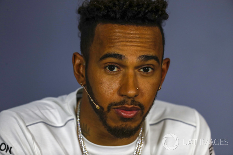 Lewis Hamilton, Mercedes AMG F1 en la conferencia de prensa