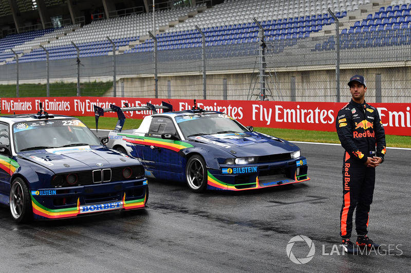 Daniel Ricciardo, Red Bull Racing y coches para derrapaje