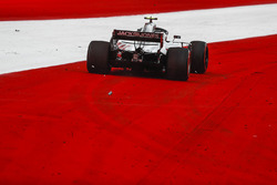 Kevin Magnussen, Haas F1 Team VF-18 se sigue de largo