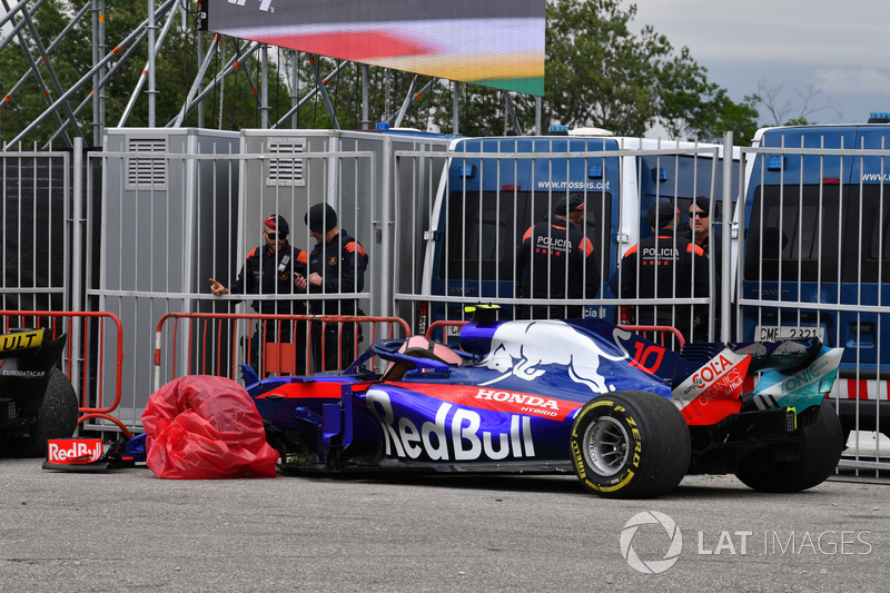 Gasly, Grosjean'dan pek memnun değil.