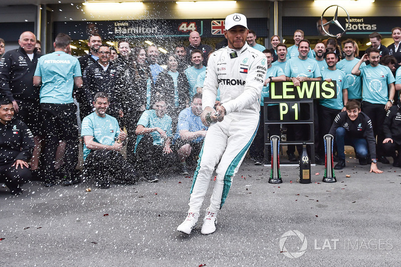 Ganador, Lewis Hamilton, Mercedes-AMG F1 celebra