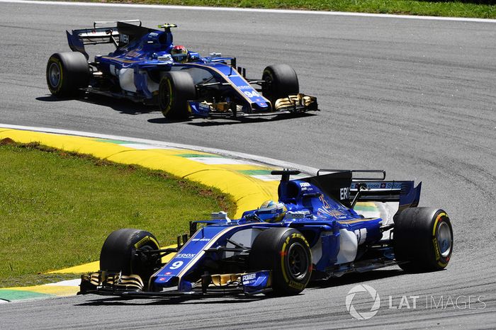 Marcus Ericsson, Sauber C36 y Pascal Wehrlein, Sauber C36