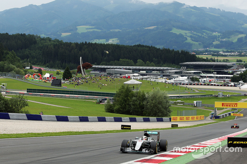 Lewis Hamilton, Mercedes AMG F1 W07 Hybrid