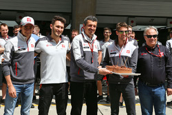 Romain Grosjean, Haas F1 Team celebrates his birthday with the team