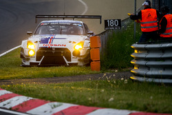 Crash voor #24 Team Zakspeed, Nissan GT-R Nismo GT3: Marc Gassner, Florian Strauß, Tom Coronel