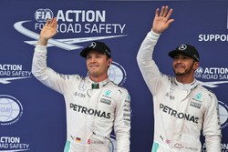 Polesitter Lewis Hamilton, Mercedes AMG F1 Team; 2. Nico Rosberg, Mercedes AMG F1 Team