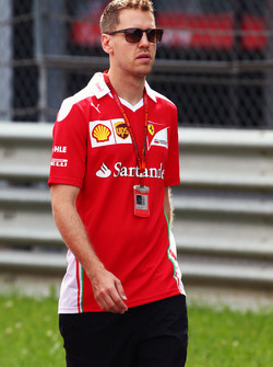Sebastian Vettel, Ferrari wandelt op het circuit