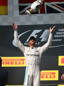 Подіум: Переможець гонки Льюїс Хемілтон, Mercedes AMG F1