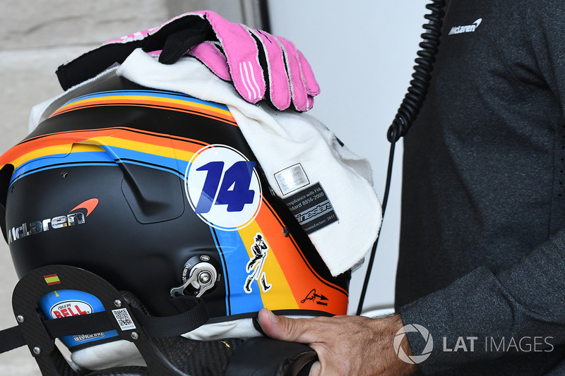El casco de Fernando Alonso en el GP de Estados Unidos 2017 de F1, homenaje a su carrera en las 500 Millas de Indianápolis
