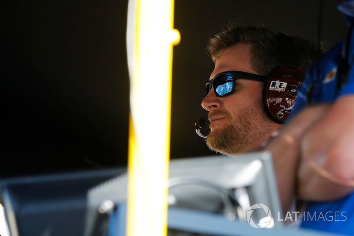 Dale Earnhardt Jr on the Alex Bowman, Hendrick Motorsports Chevrolet Camaro pit box