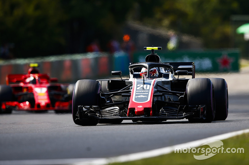 Kevin Magnussen, Haas F1 Team VF-18, Kimi Raikkonen, Ferrari SF71H