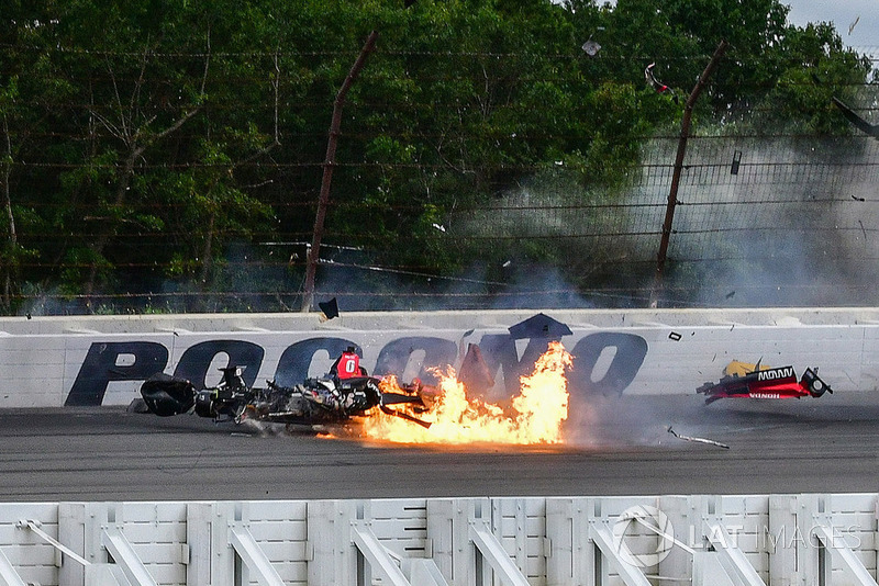 Robert Wickens, Schmidt Peterson Motorsports Honda, James Hinchcliffe, Schmidt Peterson Motorsports Honda, Ryan Hunter-Reay, Andretti Autosport Honda, Pietro Fittipaldi, Dale Coyne Racing Honda crash Todd Dziadosz