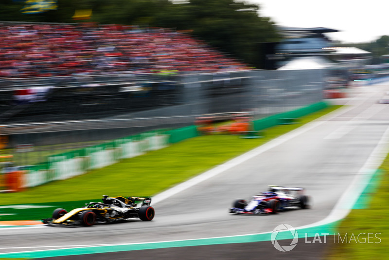 Nico Hulkenberg, Renault Sport F1 Team RS 18, Pierre Gasly, Toro Rosso STR13