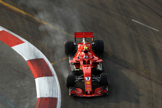 Kimi Raikkonen, Ferrari SF71H locks up