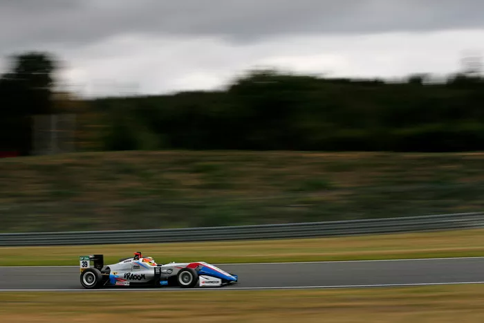 Alex Palou, Hitech Bullfrog GP Dallara F317 - Mercedes-Benz