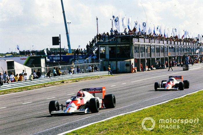 Niki Lauda leads Alain Prost, McLaren MP4-2B TAG