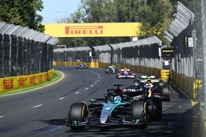 George Russell, Mercedes F1 W15, Sergio Pérez, Red Bull Racing RB20, Yuki Tsunoda, RB F1 Team VCARB 01