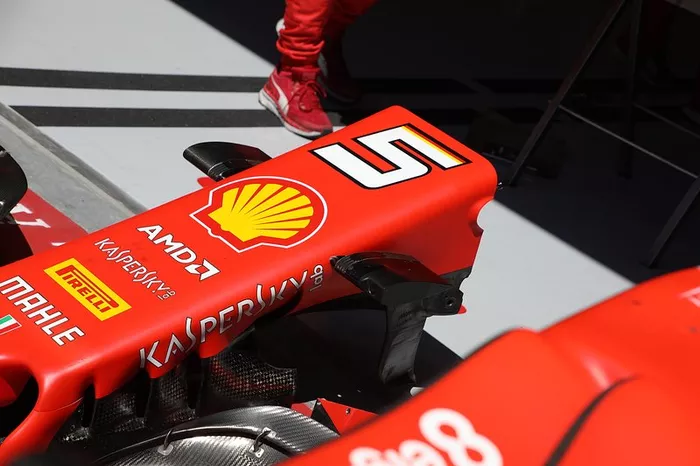 Asa dianteira da Ferrari