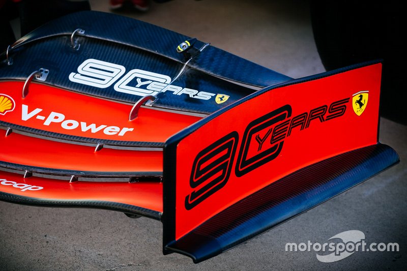 Ferrari SF90: anteparo lateral da asa