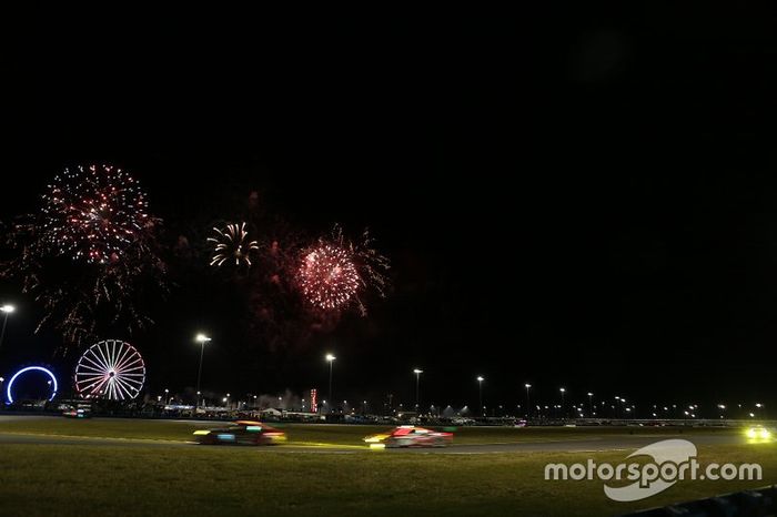 Acción y fuegos artificiales 