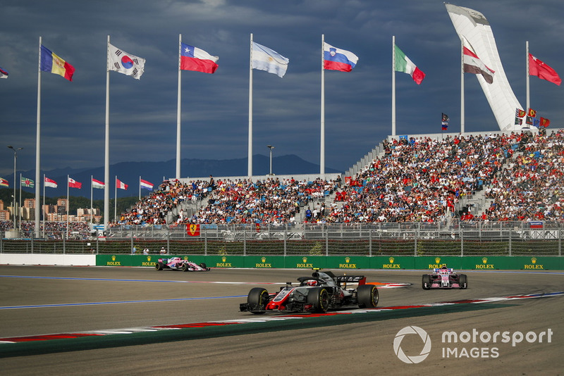Perseguido pelos carros da Force India, Kevin Magnussen colocou a Haas na oitava posição