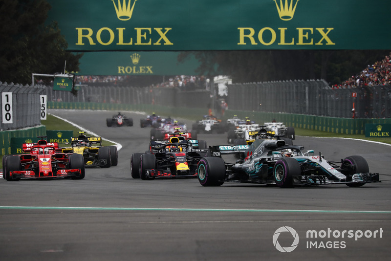 Lewis Hamilton, Mercedes AMG F1 W09 EQ Power+, Daniel Ricciardo, Red Bull Racing RB14 y Sebastian Vettel, Ferrari SF71H