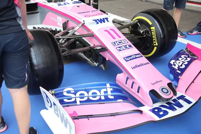 La parte delantera del Racing Point RP19