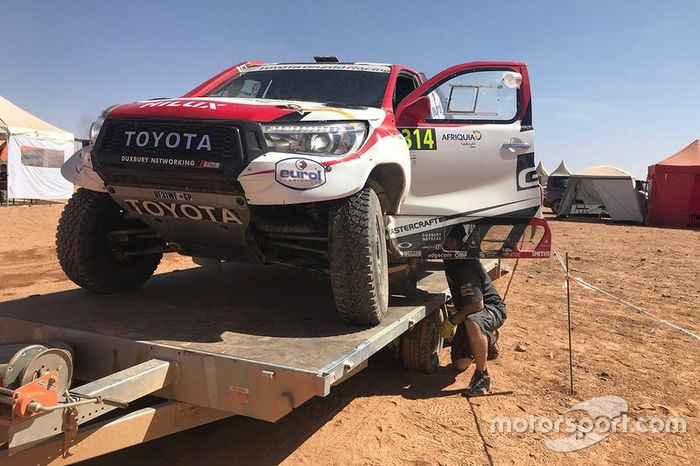 #314 Toyota Gazoo Racing Toyota Hilux: Fernando Alonso, Marc Coma, después del accidente